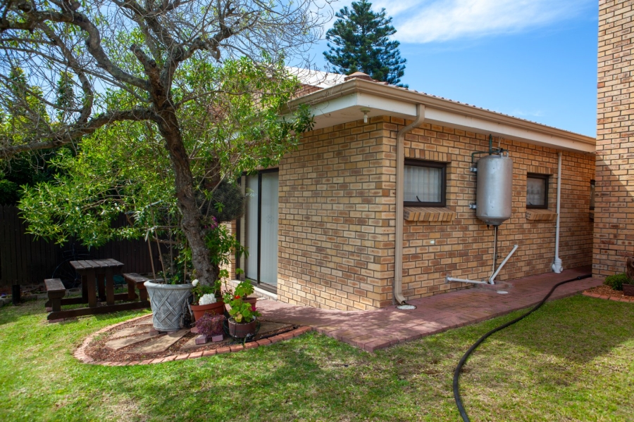 4 Bedroom Property for Sale in Southern Cross Western Cape